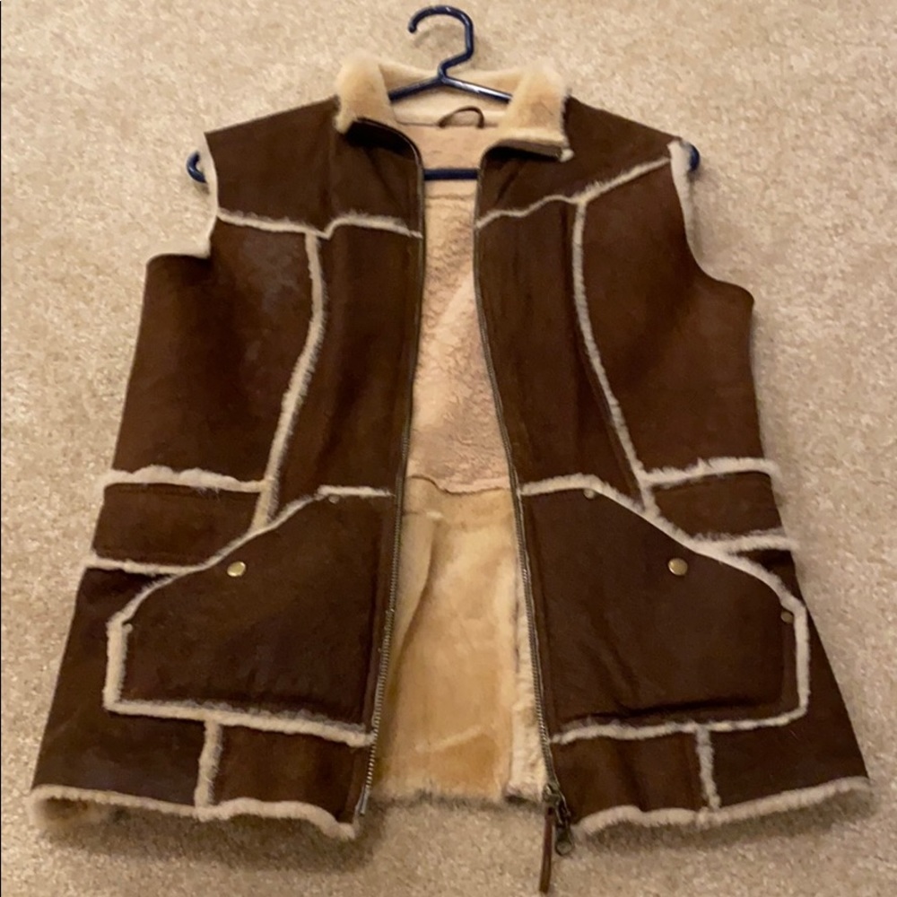 Ugg Vest. - image 1